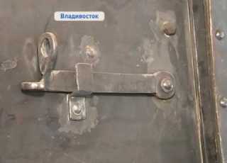 Замурованный клад 100 летней давности нашли в центре Владивостока