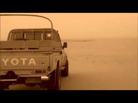 صغير مدلي يدك بشوف حناك