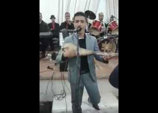 شعيب السوالمي في عرس في أكادير نااااايضة فرفرني هدا مول العينين