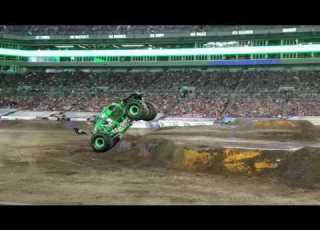  Monster Jam 2017 Tampa 1 Jan 14th Grave Digger Freestyle
