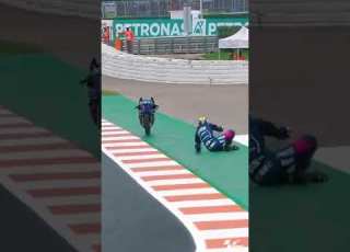  Seorang Pembalap MotoGP Terjatuh Motogp Viral