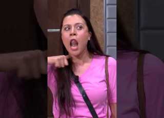 لما تكونى بتتفرجى على مصارعه كتيير فتأثر على شخصيتك اللوكاندة