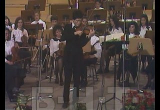 ВИРТУОЗНИЯТ ЦИГУЛАР СВЕТЛИН РУСЕВ ИЗПЪЛНИ КАПРИЗ ОТ ПАГАНИНИ НА РУСЕНСКА СЦЕНА 1992