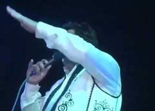 فاكرك يا ناسيني بعدك لك على عيني الحب مسهرني