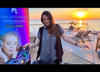 Marga Sol Mala Garden Live Chillout Sunset Session