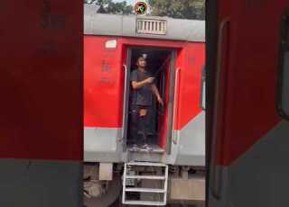 Train Se Kite Flying Pro Kite Fighter Kiteflying Patang Kite Shorts