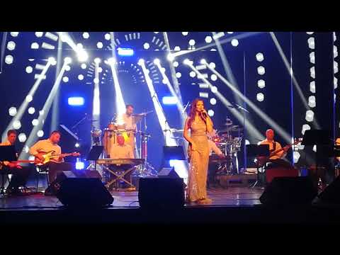 Milica Pavlovic Mogla Sam Koncert Ana Bekuta Sava Centar 2017