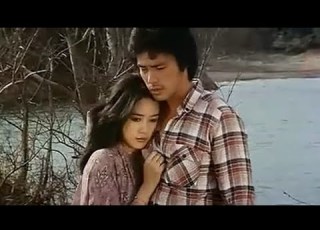 1981年琼瑶经典电影 钟镇涛 秦汉 吕绣菱主演 梦的衣裳 同名插曲 李碧华演唱 钟镇涛 吕绣菱绝美情侣演绎浪漫绝恋 My Cape Of Many Dreams Meng De Yi Shang