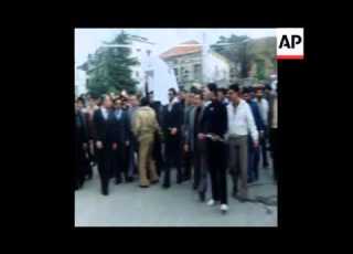 SYND 25 2 80 FUNERAL OF BESHIR GEMAYEL S DAUGHTER IN BEIRUT