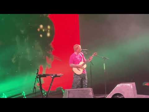 Merry Christmas Ed Sheeran Paris 01 12 25