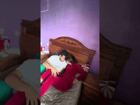 بنتي مشات تقرا حواها في الغابة