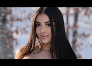  Mary Yousefi Biography Facts Wiki Gorgeous Plus Size Curvy Model Social Media Influencer