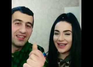 البنت التركيه ناز مع خطيبها تغني عربي Nazdej اغنيه ولله شكلي حبيتك