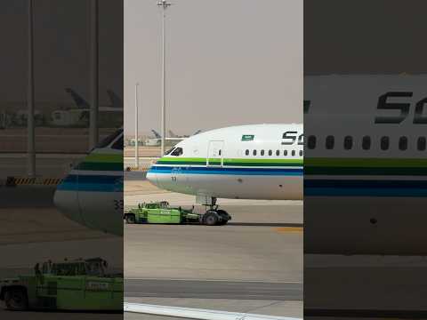 طائرة الخطوط السعودية الجديدة B787 10