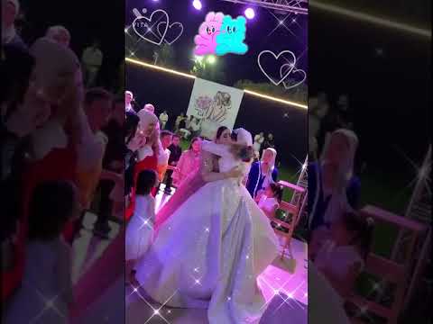 العروسة واختها في حتة تانية خالص حبيبتي وصاحبتي وبنتي ونور عيني يارب لاتحرم حدا من اخواته