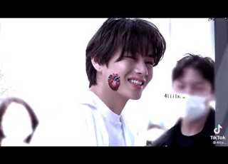  ايديت تايهيونغ من BTS على اغنيه نانسي عجرم كلن عم يحكولي