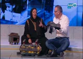  أخر النهار سيدة مصرية مكافحة تمتهن مسح الأحذية فى دمنهور بعد وفاة زوجها
