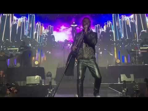 Wetin Man Go Do Burna Boy Live Performance 2021