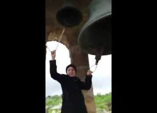 სამეუფეო ზარების რეკვა ბაგრატის საკათედრო ტაძარში მეუფე კალისტრატეს შემობრძანებისას