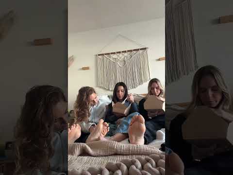 MILFs Showing Their Feet On TikTok Live