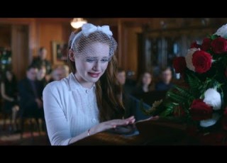 مدينة غريبة أي حد بيحاول يهرب منها بيتقتل وبيحاولوا يعرفوا السبب ملخص مسلسل Riverdale