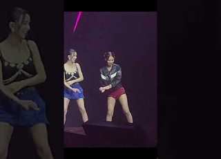 JISOO And JENNIE Dancing To MONEY