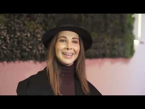 جانب من زيارة الفنانة نانسي عجرم NancyAjram لـ افتتاح أنا عربية وانبهارها بالإبداع الم ذهل بالمع