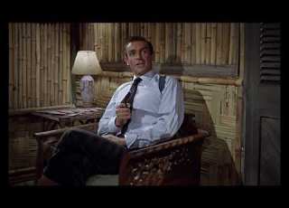  James Bond Contre Dr No C Est Un Smith Wesson