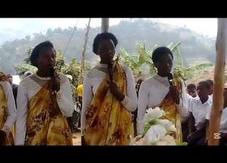 INDIRIMBO NZIZA CYANEWEEEE MWESE IBASHIMISHE ASANTE SANA
