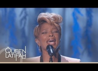  Mary J Blige Performs Have Yourself A Merry Little Christmas On The Queen Latifah Show