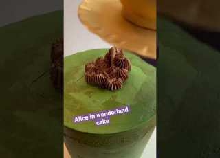  Alice In Wonderland Mad Hat Cake Shorts Cakeart Birthdaycake Cakedecorating Alice Wonderland