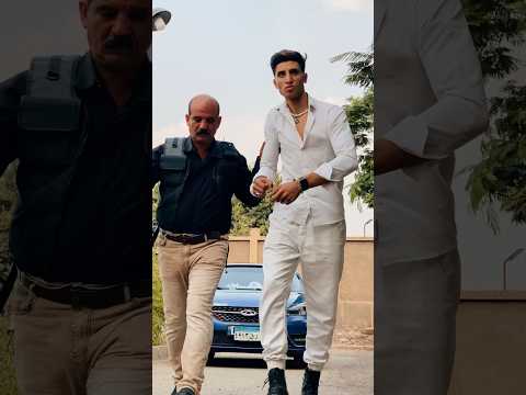 اتحداكم تعرفو مين الى بيغنى الاغنية دى