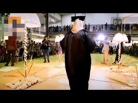 شاهد بالفيديو أب سوداني يقدم وصلة رقصة مع إبنته في حفل تخرجها من الجامعة