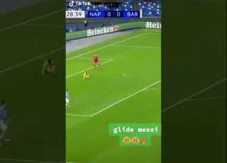  الحارس يهين ميسى