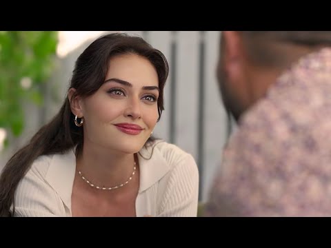 بنت جميلة بتكتشف ان حبيبها شايف روح والدها المتوفي وبيساعده يعرف مين اللي قتله فبتساعده هي كمان بنت جميلة بتكتشف ان حبيبها شايف روح والدها المتوفي وبيساعده يعرف مين اللي قتله فبتساعده هي كمان