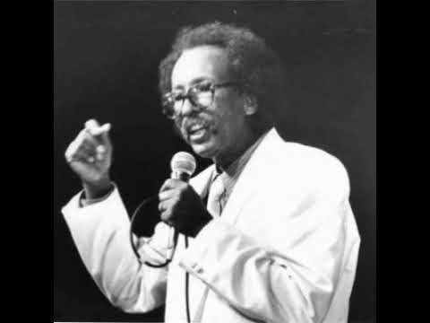 مصطفي سيد احمد قائد الاسطول حفل قديم