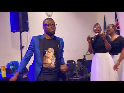 Apostle Sean Vanogona Koka Moto Live Performance