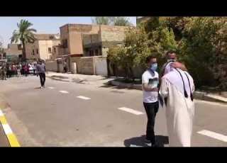  جموع الشباب المعتصمين الذين اصروا ان يشاركوا اخوهم الكبير الشيخ وصفي العاصي فرحتهم بالتعيين ع