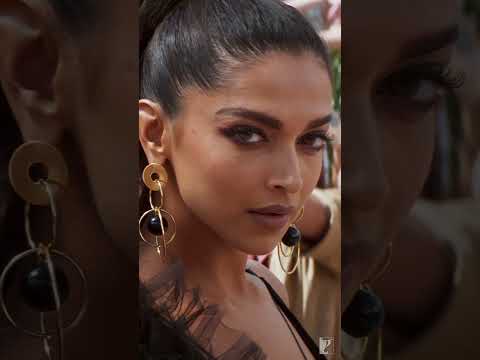 The Stunning Duo Jhoome Jo Pathaan Shahrukhkhan Deepikapadukone Dancesong Yrfshorts Yrf