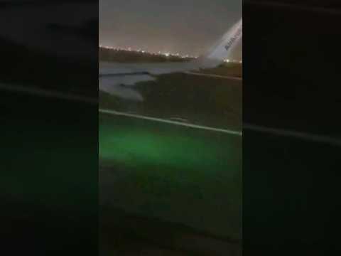 لحظة صعود الطائرة Cute Funny Music Shorts Youtuber لحظة صعود الطائرة Cute Funny Music Shorts Youtuber