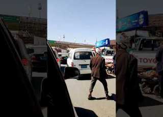 شاهد ازتحام كبير اتحركات بتجاه الا ميدان السبعين مباشر من جوله عمران السبعين في صنعاء