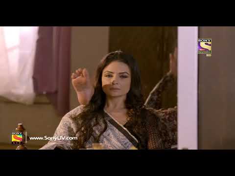 Jenniffer Winget Feet On Shoulder