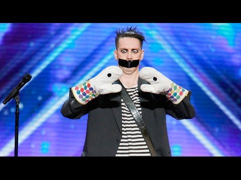 لن تصدق رجل في برنامج المواهب الأمريكية 2016 يبهر اللجنة والجمهور من دون التكلم ولا كلمة مترجم