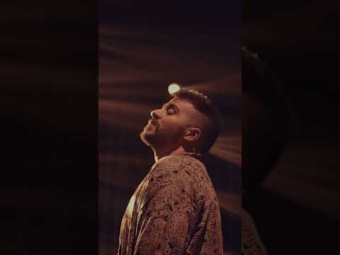 على عيني اشوفك جاية قدامي وابص بعيد احمد كامل على عيني على عيني اشوفك جاية قدامي وابص بعيد احمد كامل على عيني