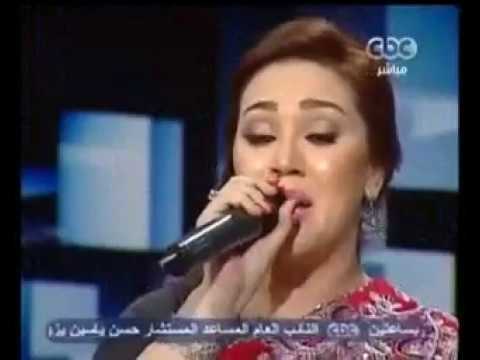 مي فاروق تغنى مصر تتحدث عن نفسها بدون موسيقى