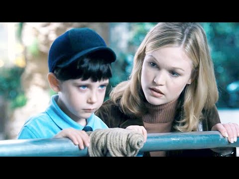 طفل أمه بتاخده حديقة الحيوان لكن كل الحيوانات بتخاف منه فبيكتشفوا انه إبن الشيطان The Omen