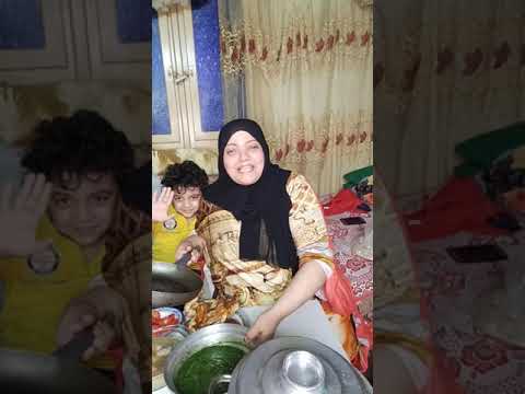 بناكل الملوخية في الطاسة احلي طشه ملوخيه