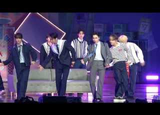 230311 4k SEVENTEEN 예쁘다 In Carat Land 세븐틴 Pretty U In 캐럿랜드 중콘 セブチ 綺麗だ In カラットランド