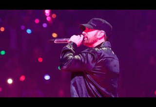 A BTS Look Of The VMA 2022 Metaverse Eminem Snoop Dogg Rap From The D2 The LBC Without Graphics