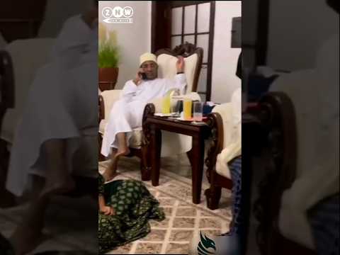 Rais Wa Zanzibar Akiwa Nyumbani Kwake Na Familia Yake